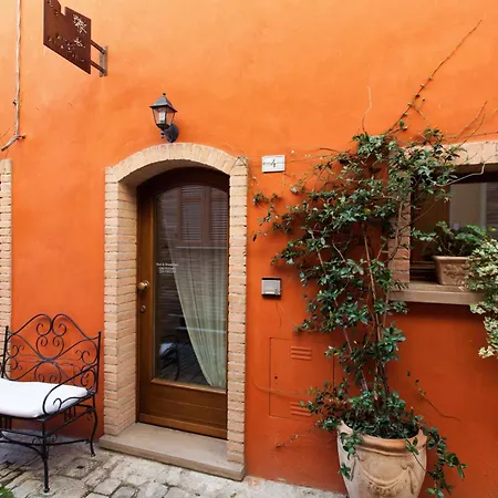 Dimora Della Rovere 3* غرادارا